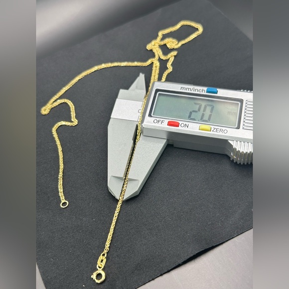 20” 2 mm.14K Gold Spiga Chain Necklace - Picture 6 of 17